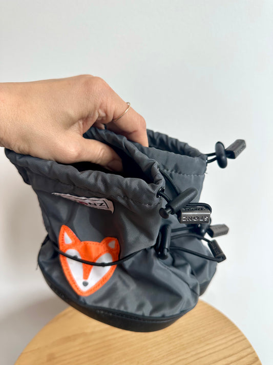 Grey Owl Waterproof Stonz Boots with Liner / Large (Size 6 Infant)