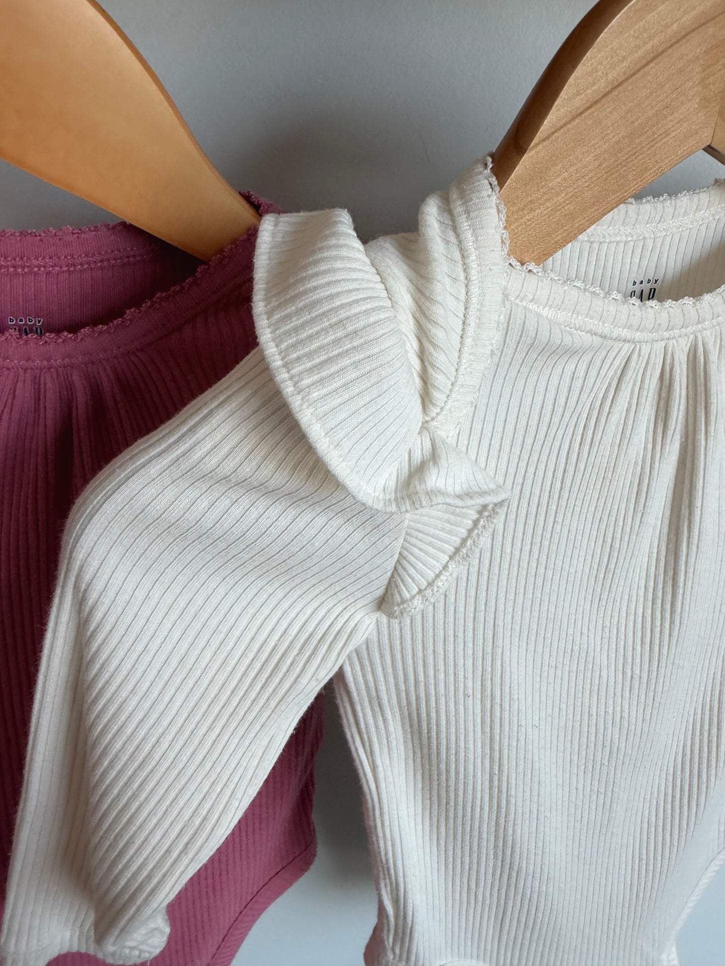 Cream + Rouge Ribbed Bodysuits (2) / 6-12m