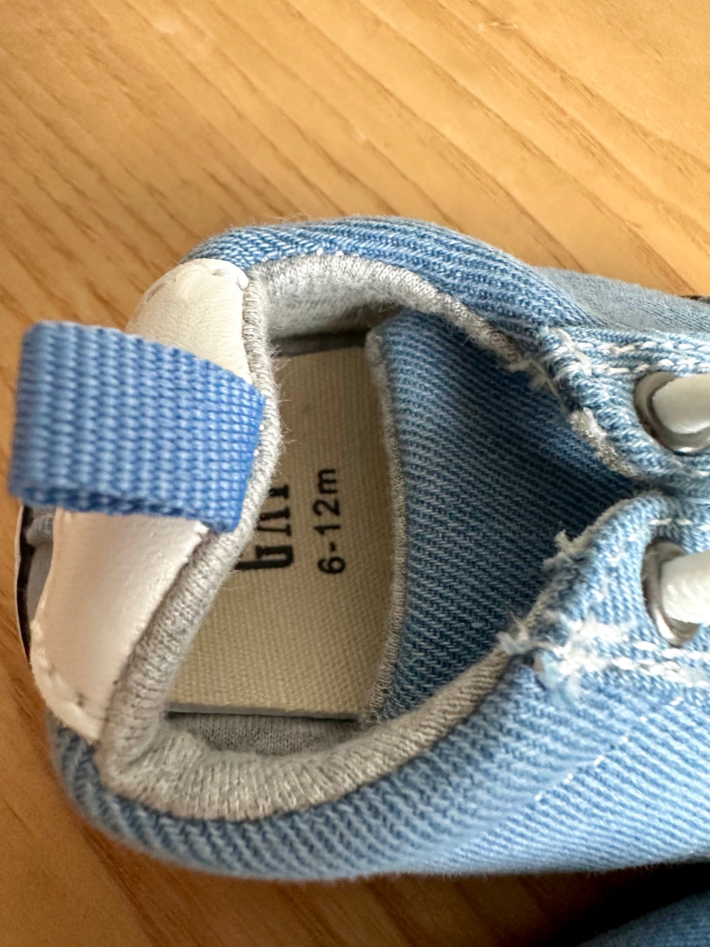 Gap Slip On Baby Sneakers / 6-12m