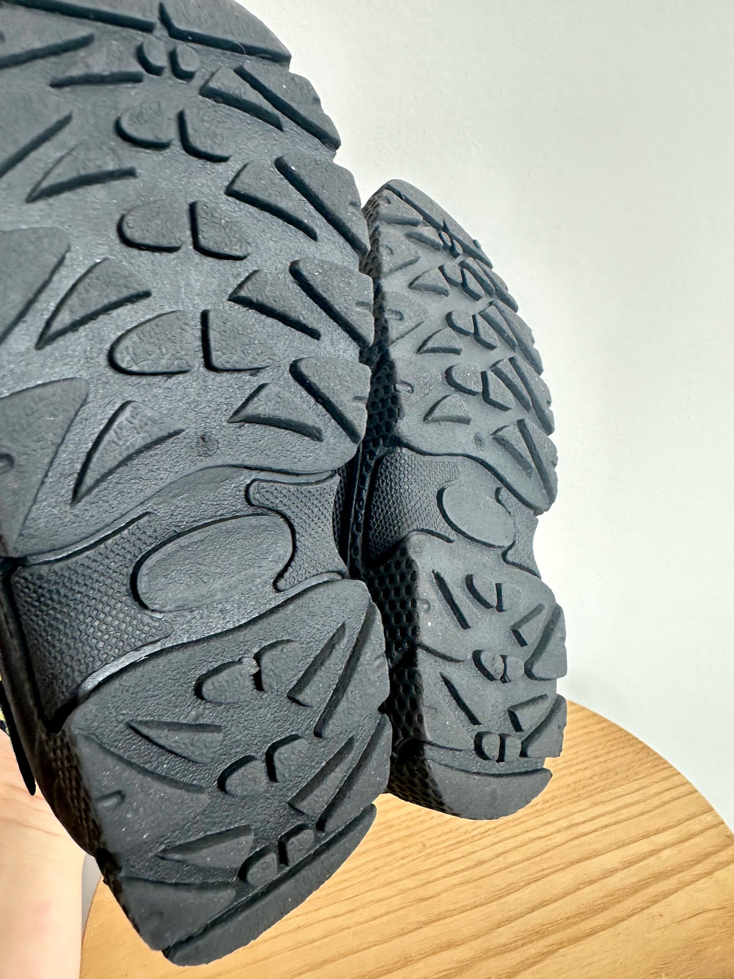 Velcro Boots / Size 8 Toddler
