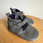 Robeez Leather Soft Sole Slip On Baby Shoes / 6-9m
