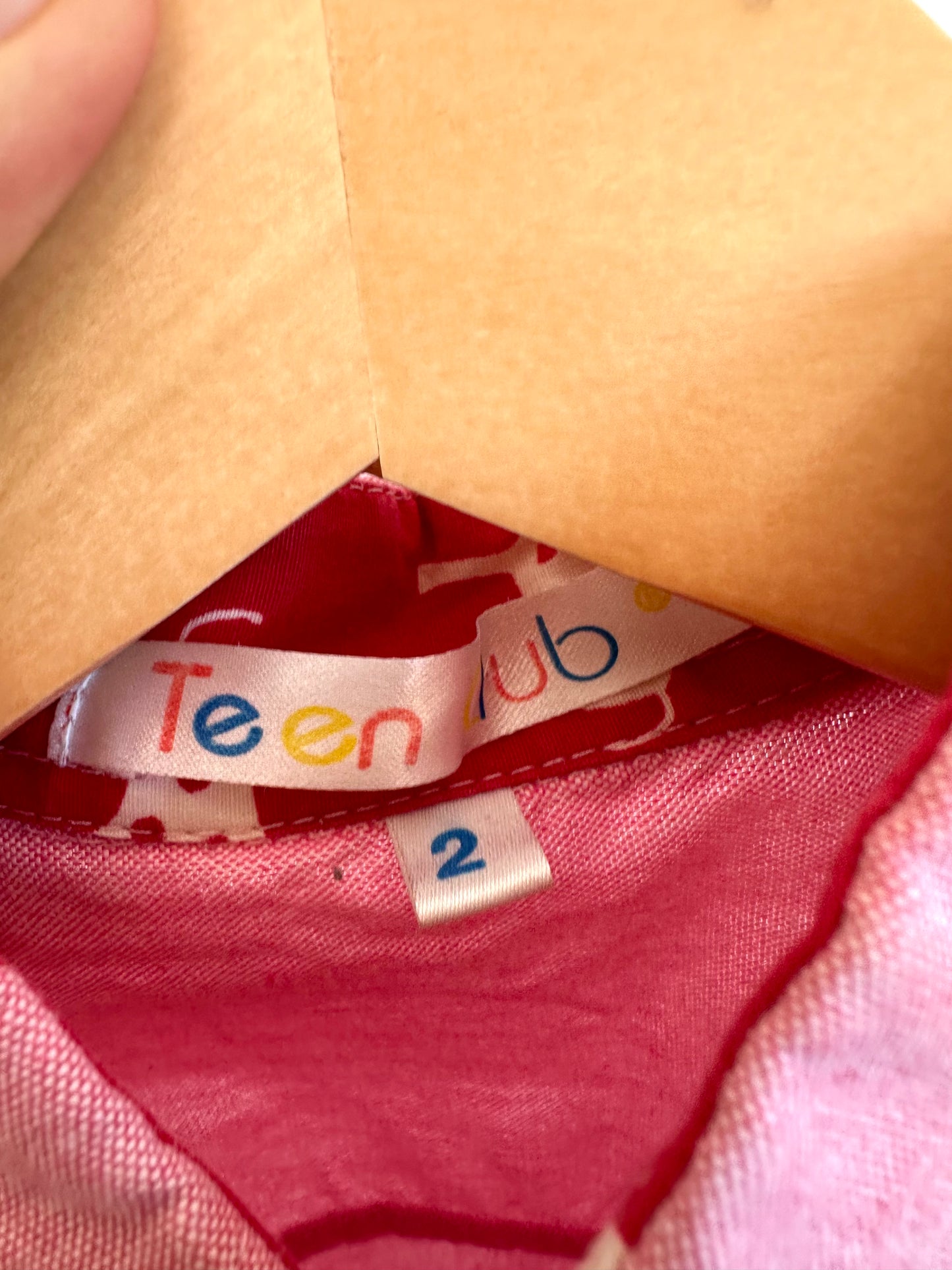 Red Giraffe Button Up T-shirt / 2T
