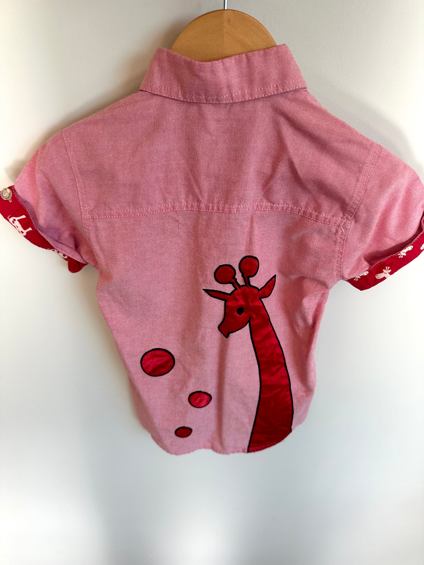 Red Giraffe Button Up T-shirt / 2T