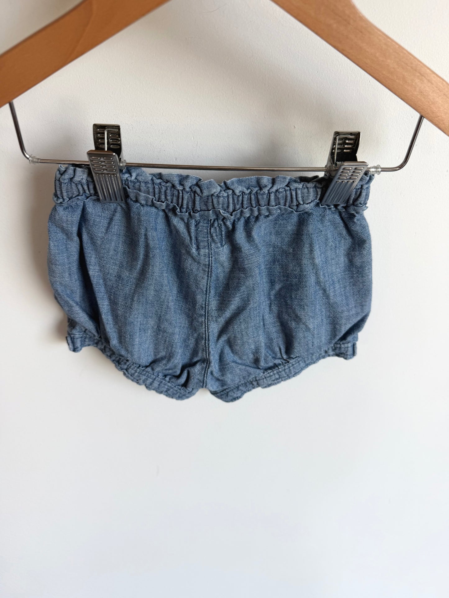 Gap Chambray Shorts / 6-12m