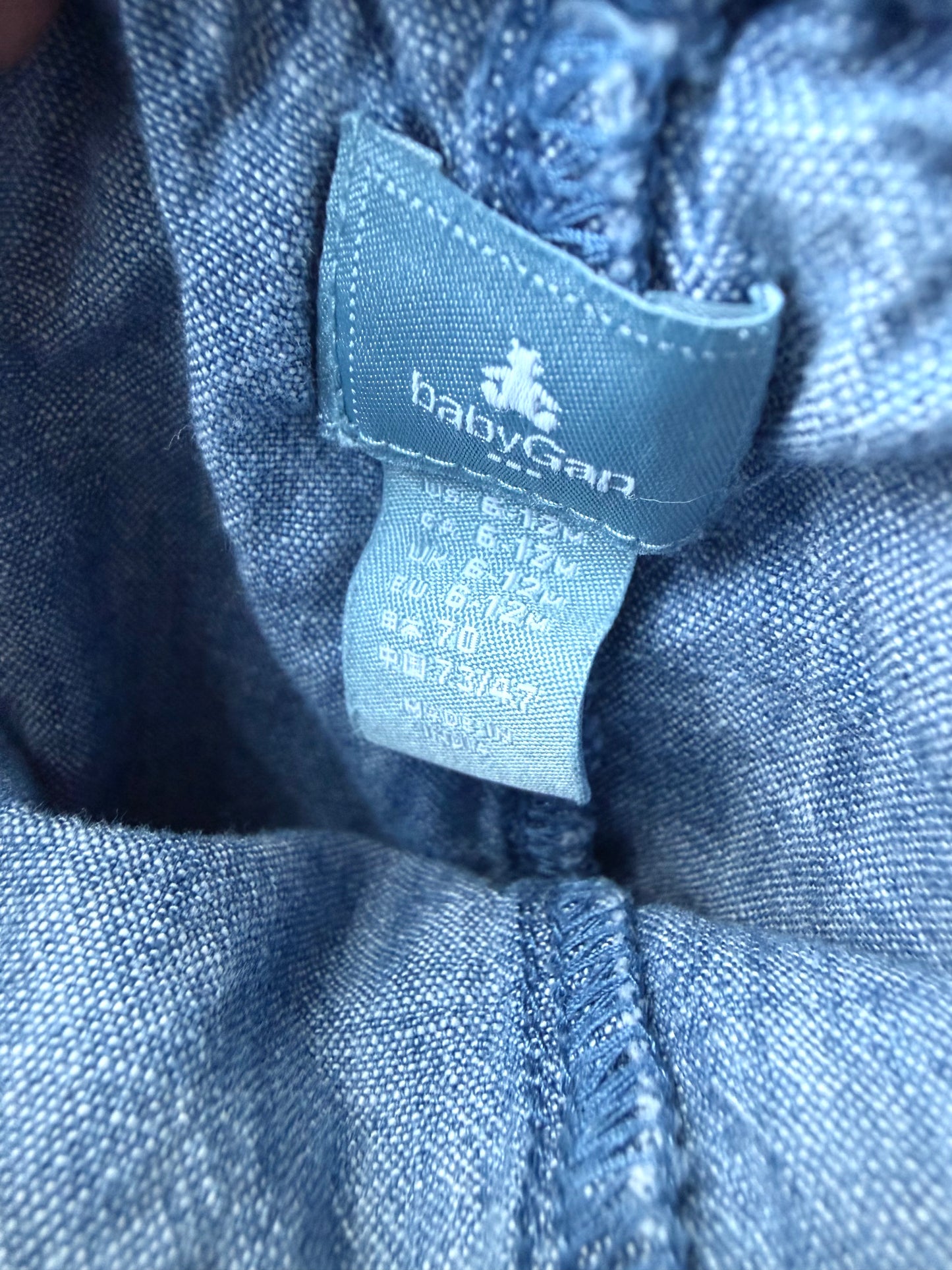Gap Chambray Shorts / 6-12m