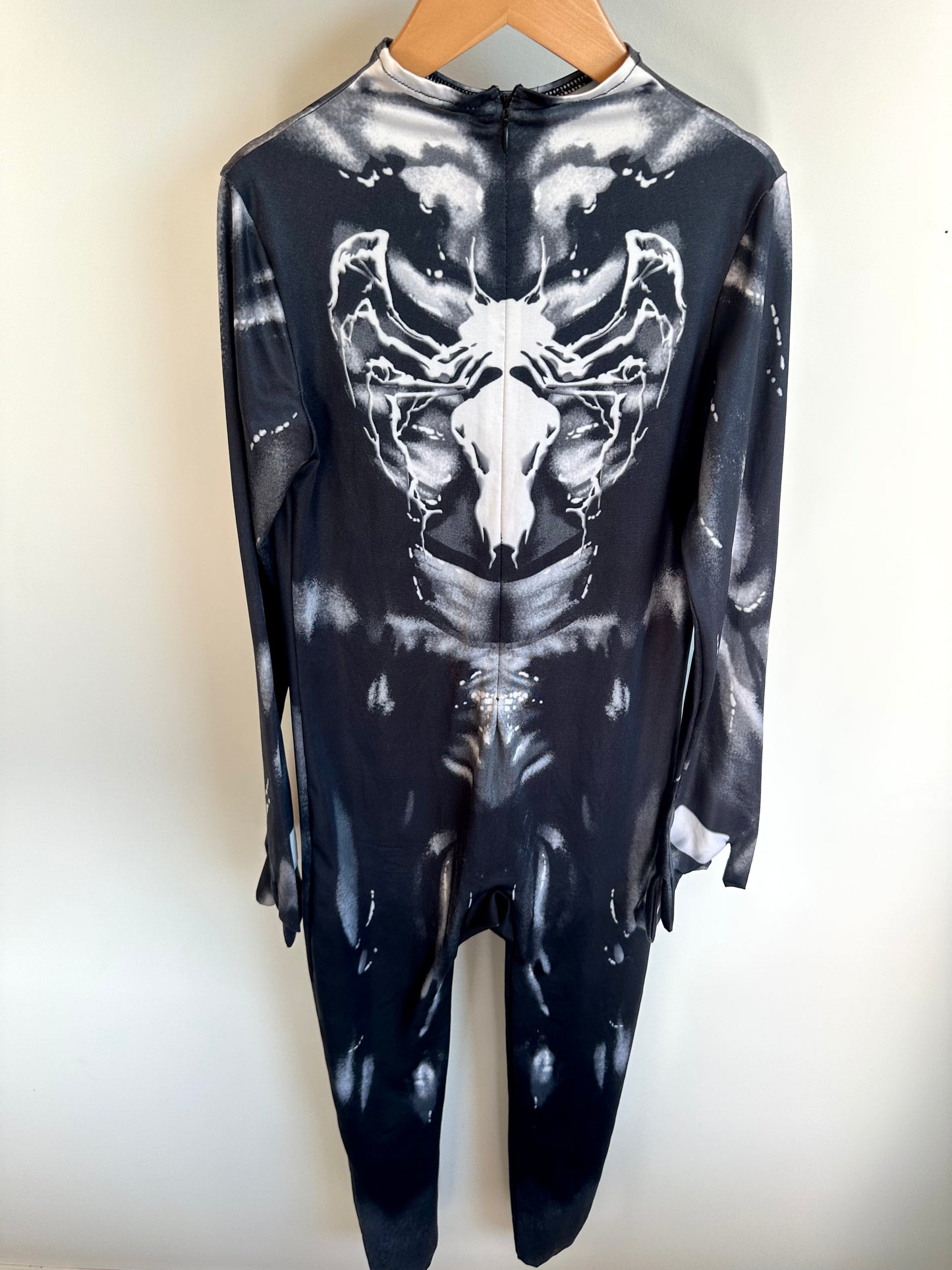 Skeleton Costume with Fitted Hand and Feet / 5-6 years
