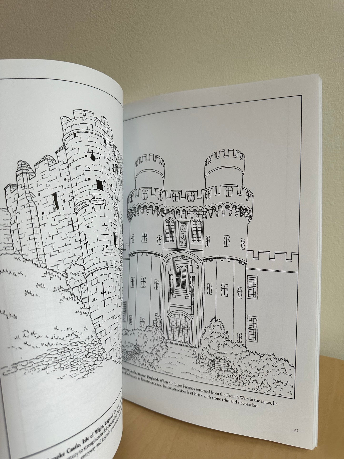 Castles of The World Coloring Book / 8-16 years