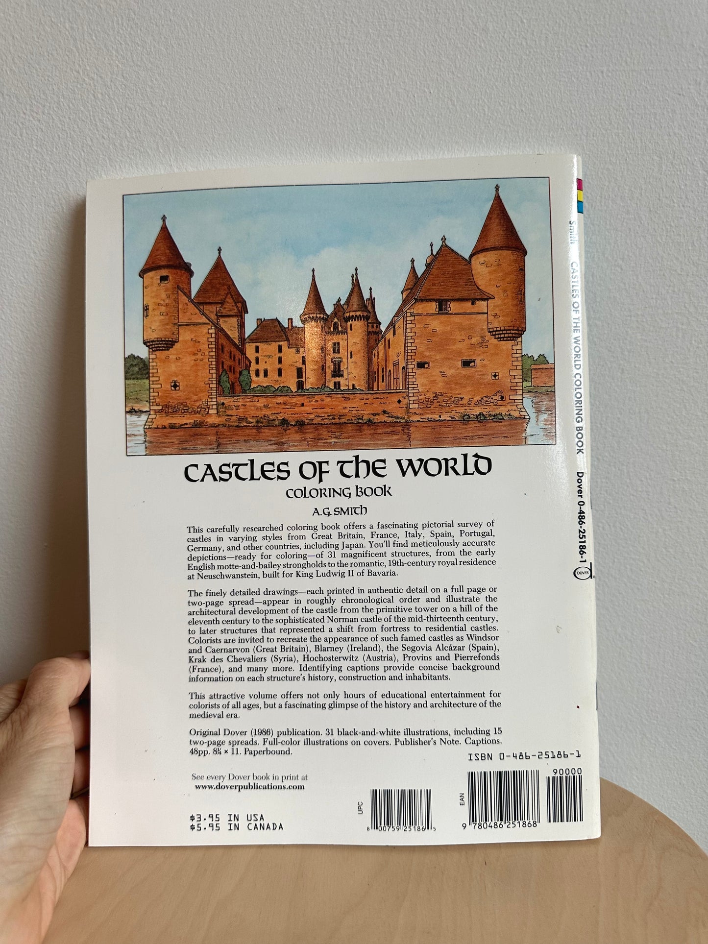 Castles of The World Coloring Book / 8-16 years