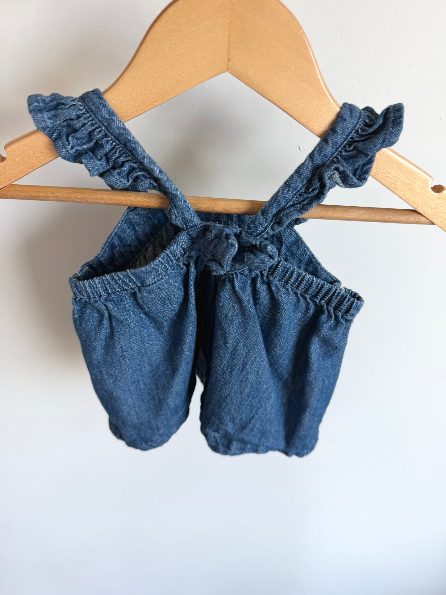 Chambray Ruffle Strap Top  / 6-12m
