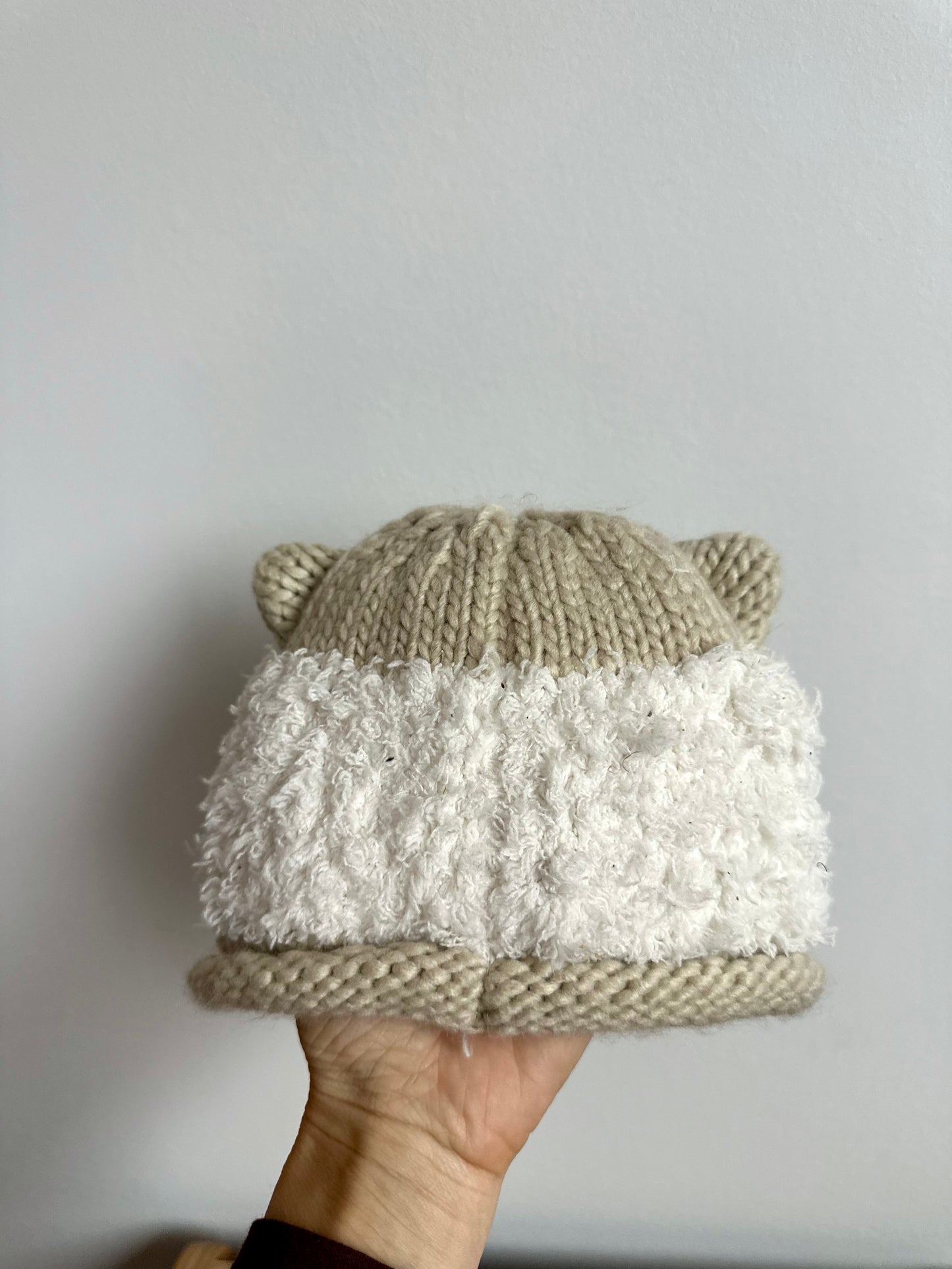 Fox Cream Toque / 0-6m?