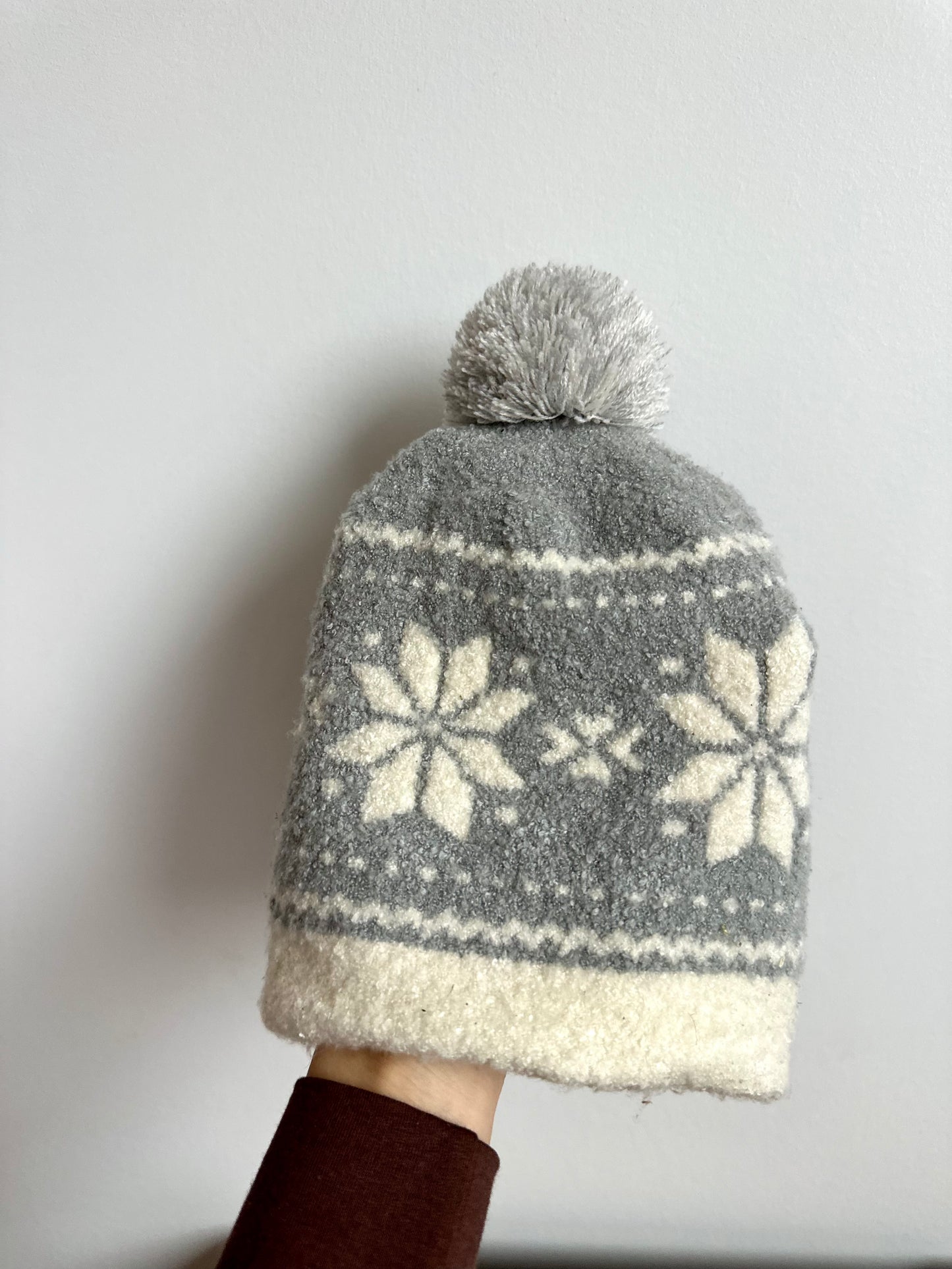 Grey Snowflake Toque / 12-24m?