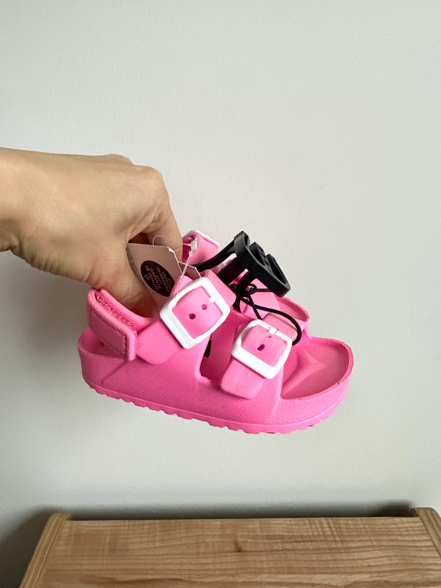 Bubble Gum Pink Sandals (With Tags) / Size 5-6 Toddler