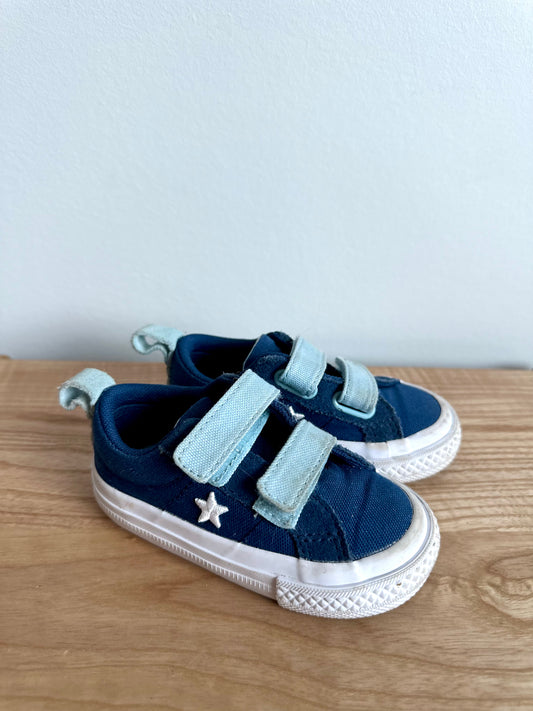 Converse Blue Velcro Shoes / Size 5 Toddler