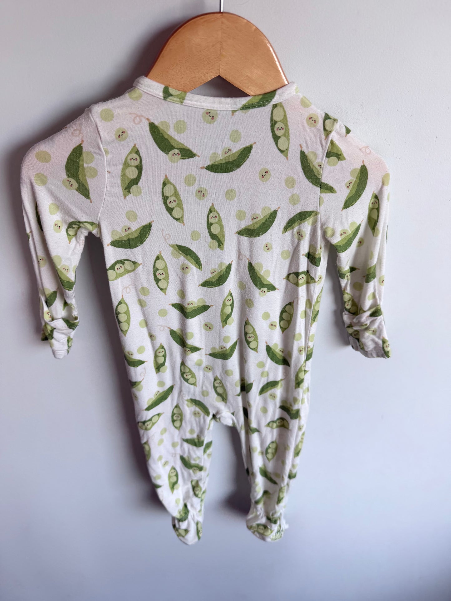 Angel Dear Pea Pods Sleeper (PLAY) / 6-9m