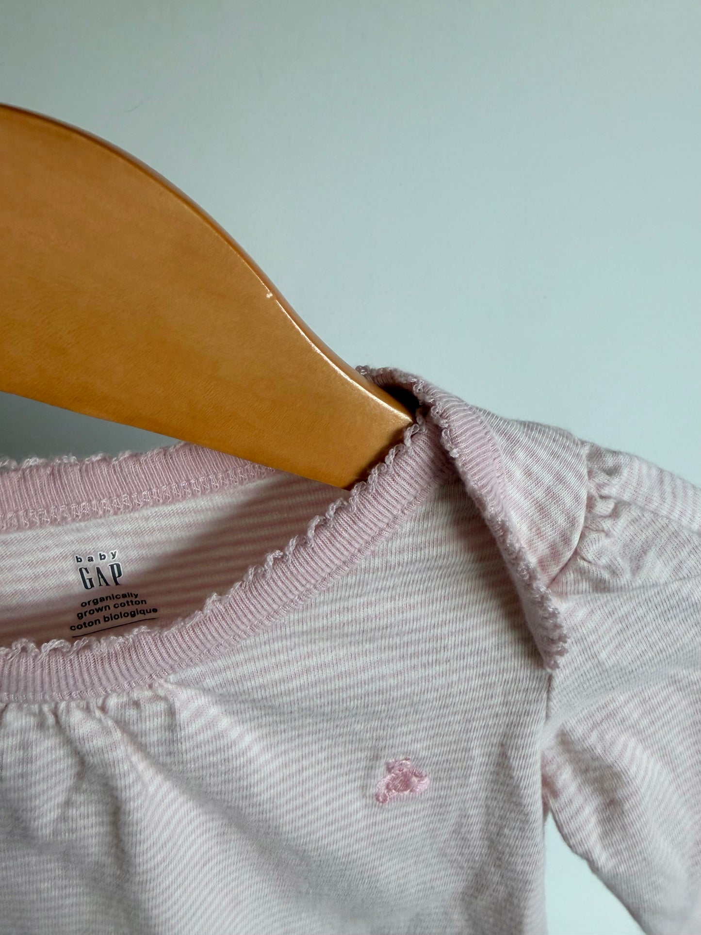 Gap Pink Striped Bodysuit / 12-18m