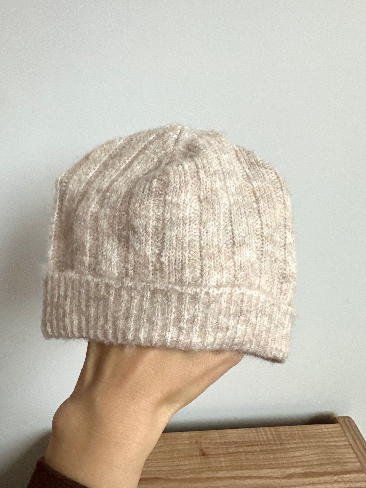 Taupe Beanie / 12m?