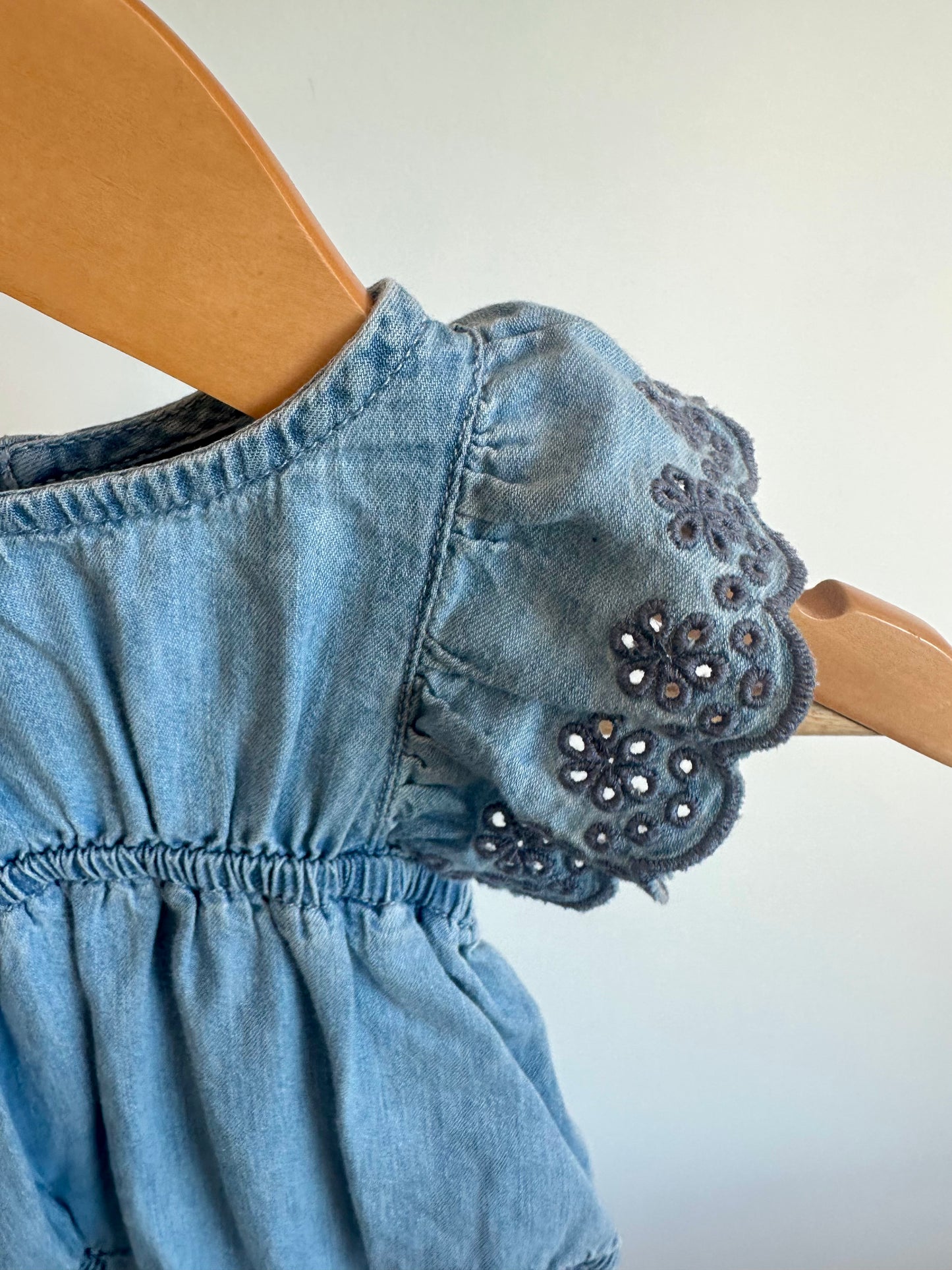 Gap Chambray Eyelet Bubble Romper / 0-3m