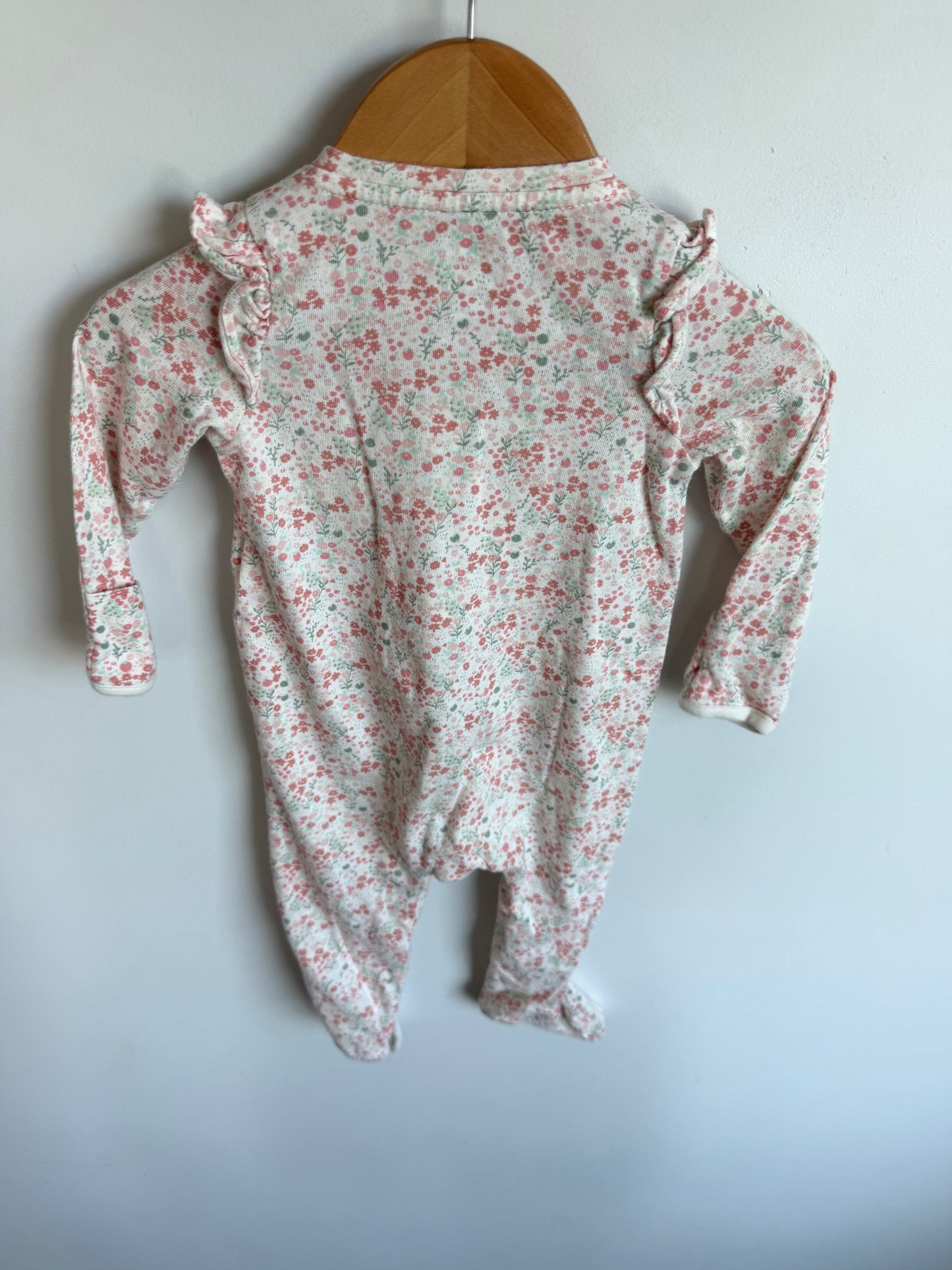Gap Floral Ruffle Shoulder Sleeper / 6-9m