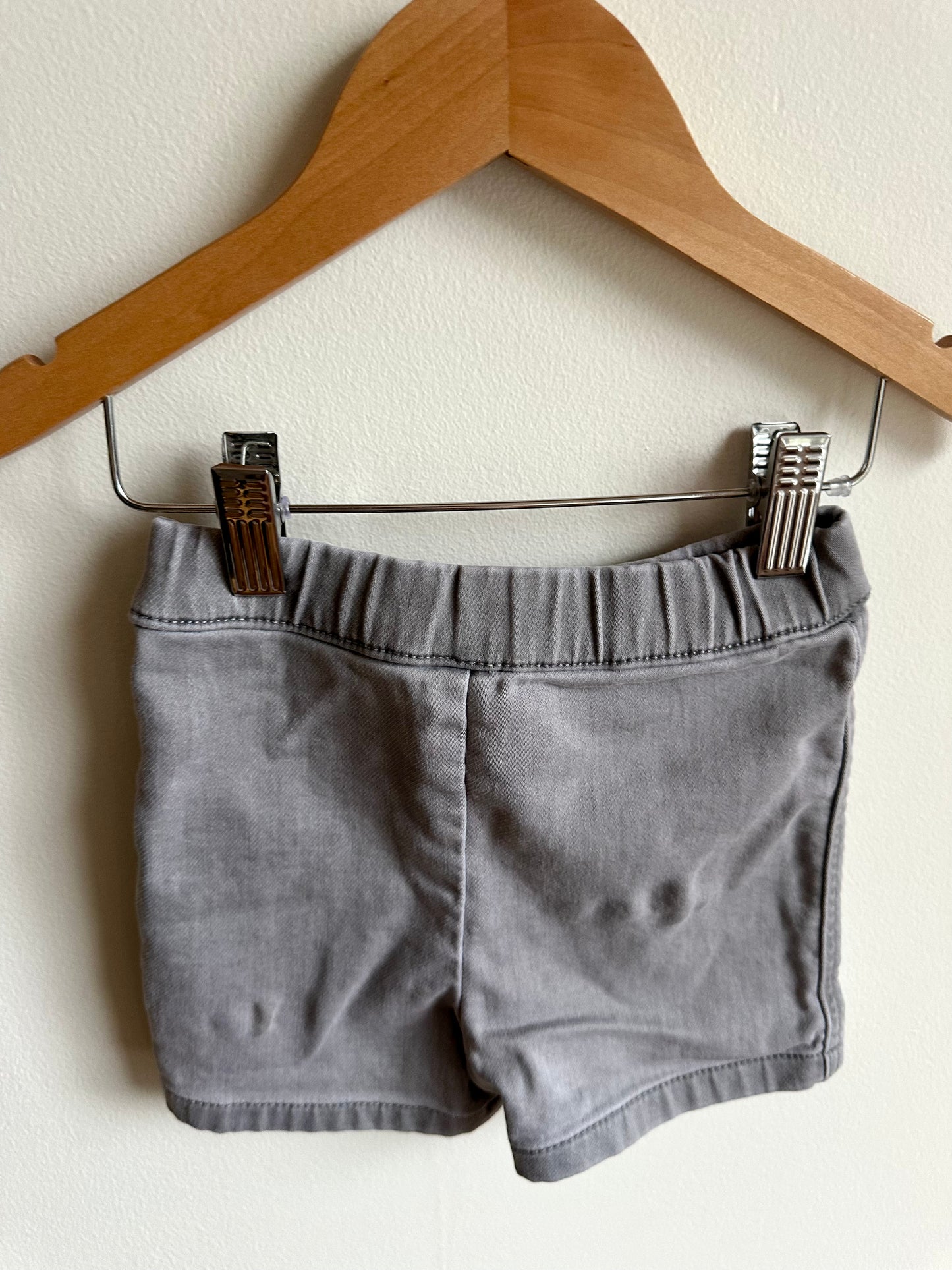 Grey Front Pocket Shorts / 18-24m