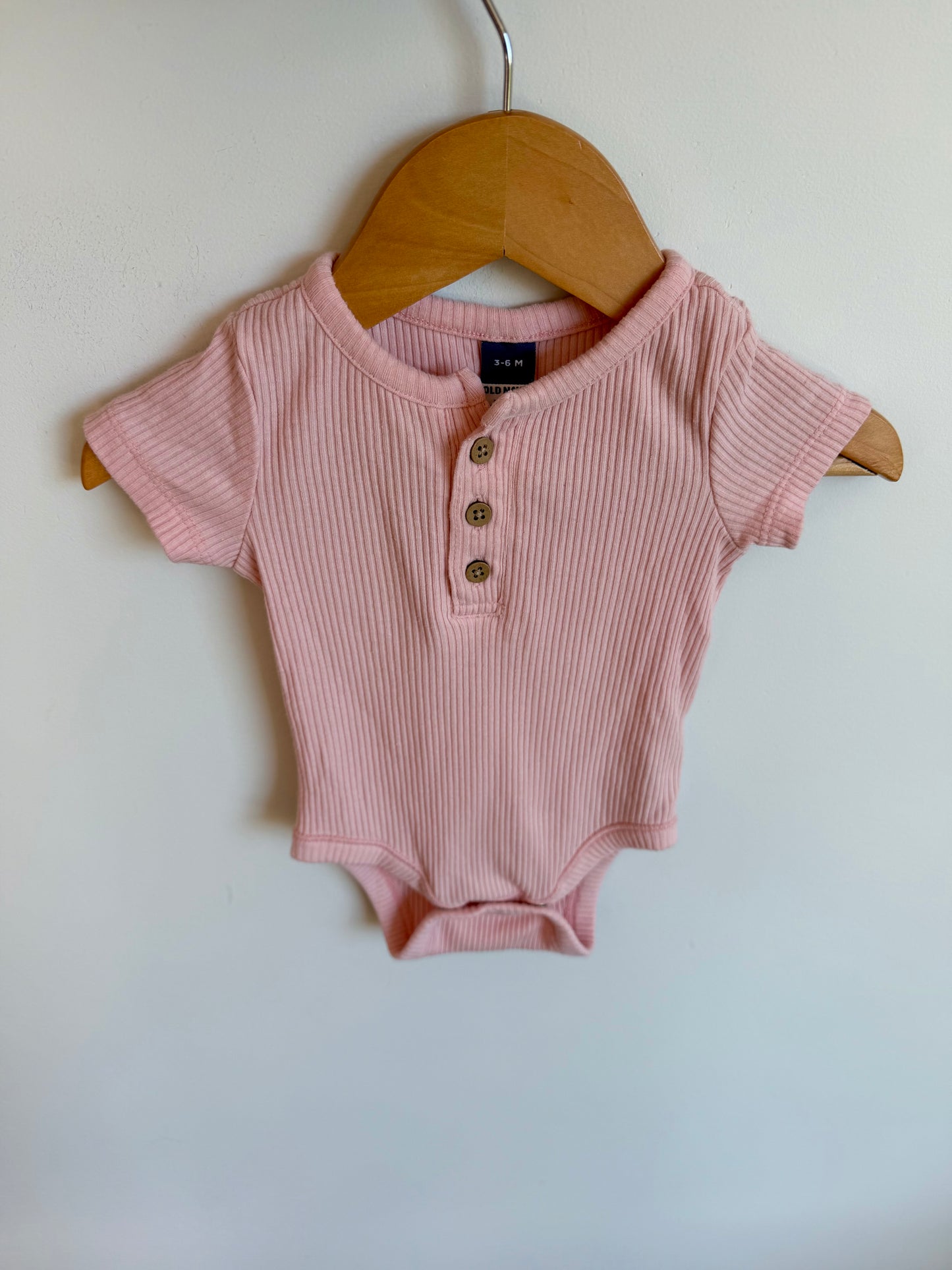 Pink Ribbed Buttons Bodysuit / 3-6m