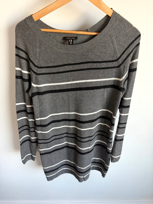 Grey Stripes Maternity Sweater / Medium