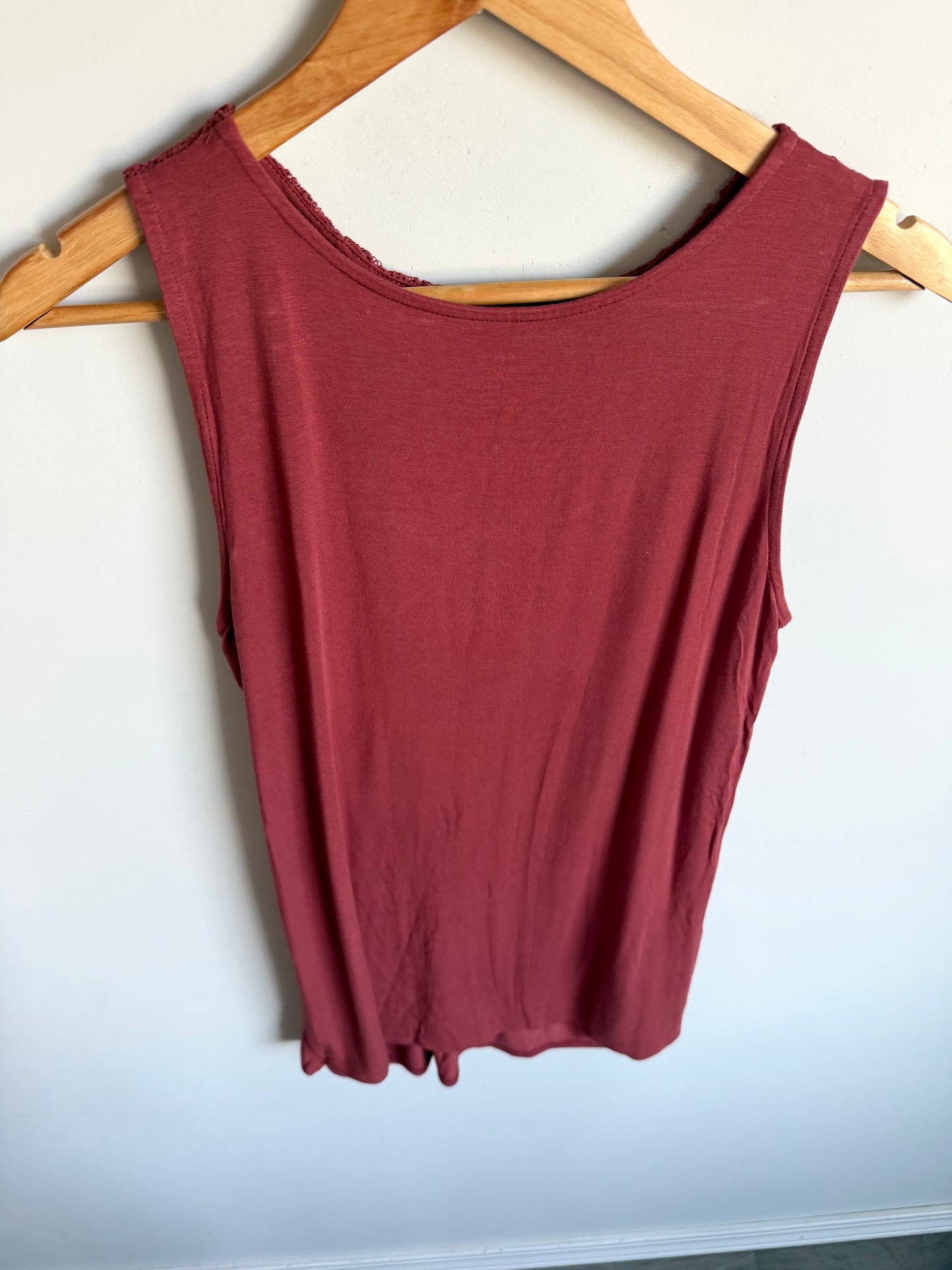 Lace Detail Berry Maternity Top / Medium