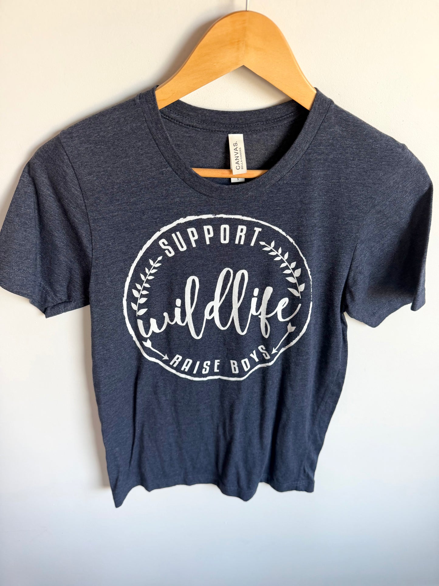 Wildlife Raise Boys T-Shirt / Small