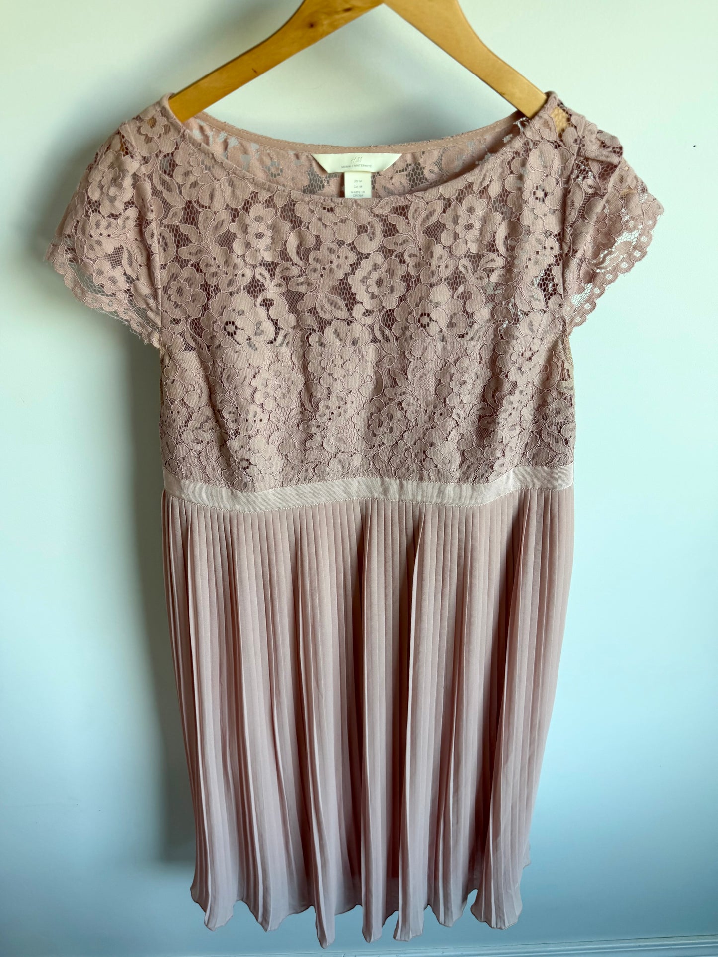 H&M Maternity Pink Lace Detail Dress / Medium