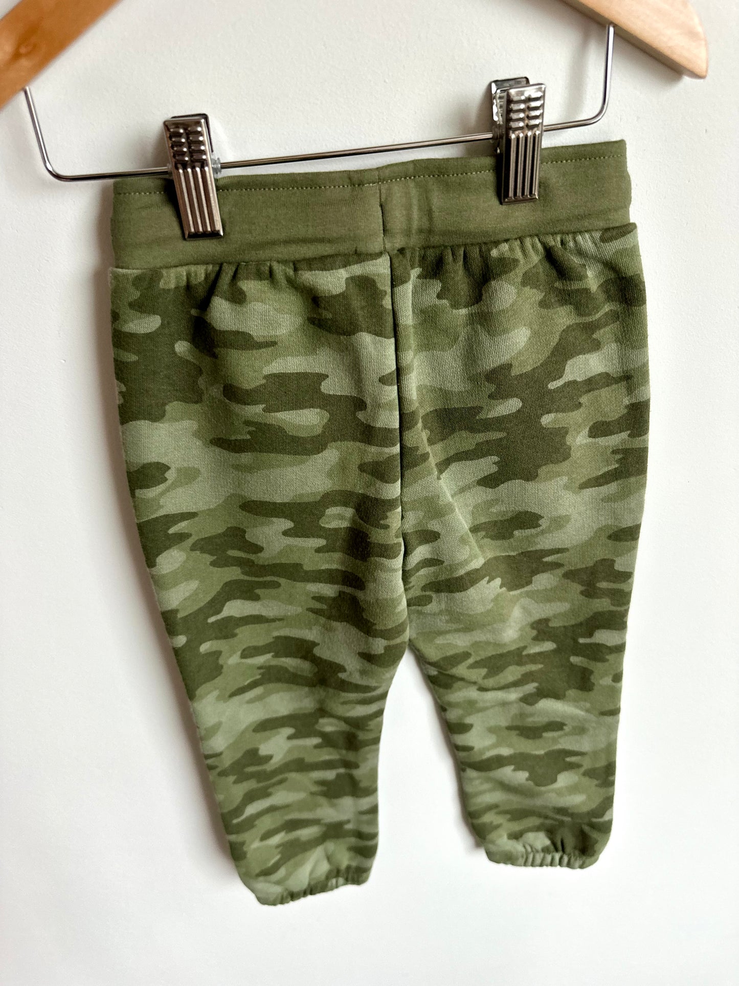 Green Camo Joggers / 3T