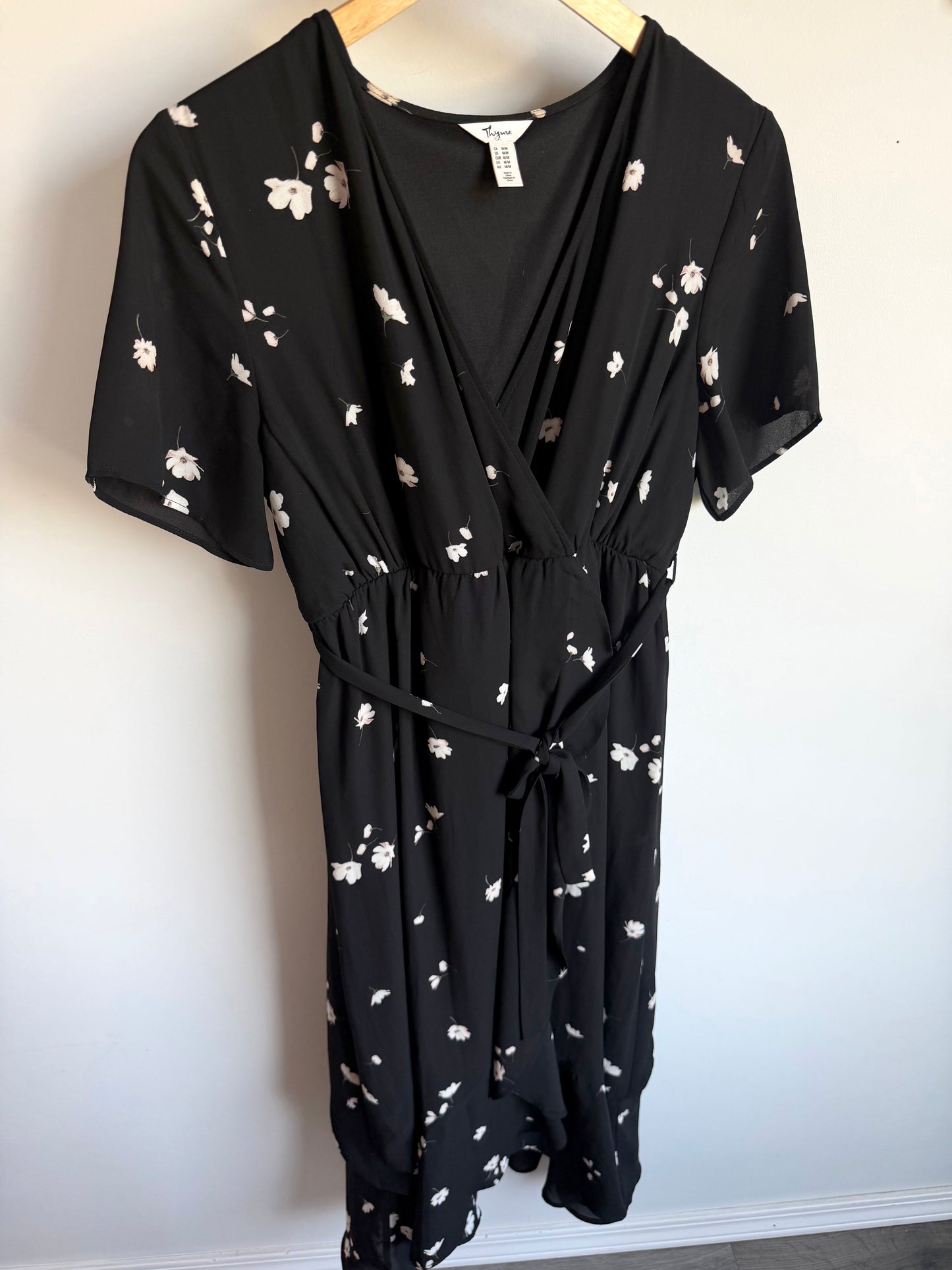 Thyme Maternity Black Floral Dress / Medium