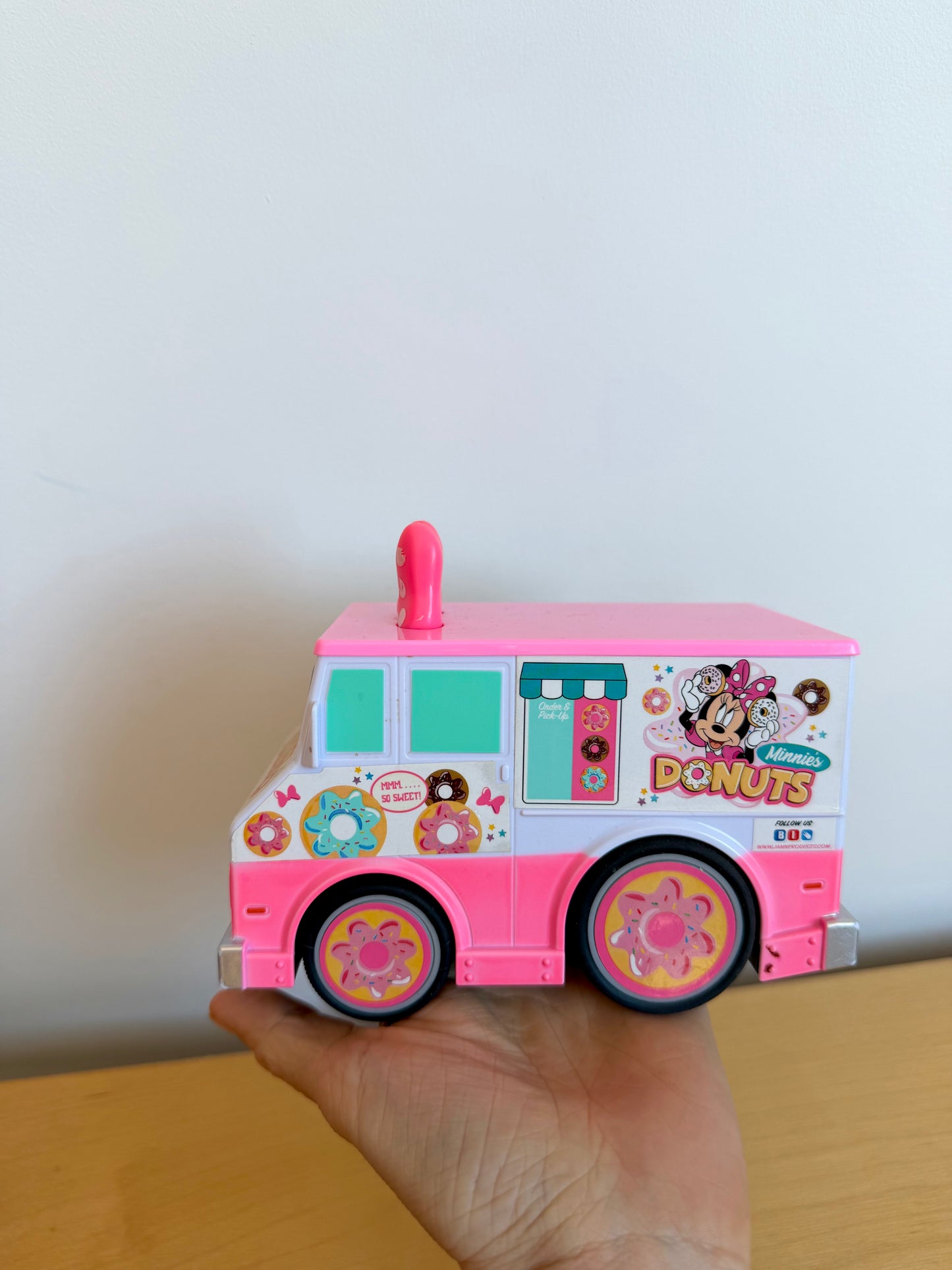 Minnie's Donut Truck (No Shipping)