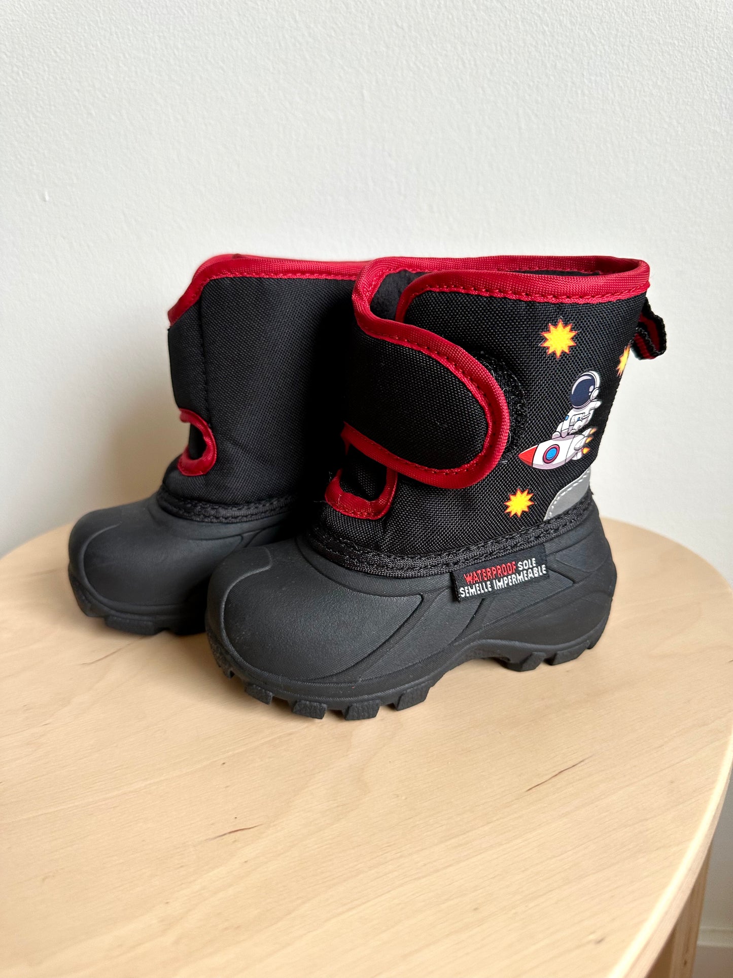 Waterproof Sole Boots / Size 5 Toddler