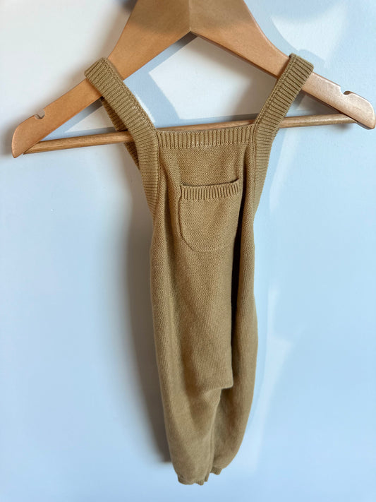 Quincy Mae Caramel Knit Overalls / 3-6m