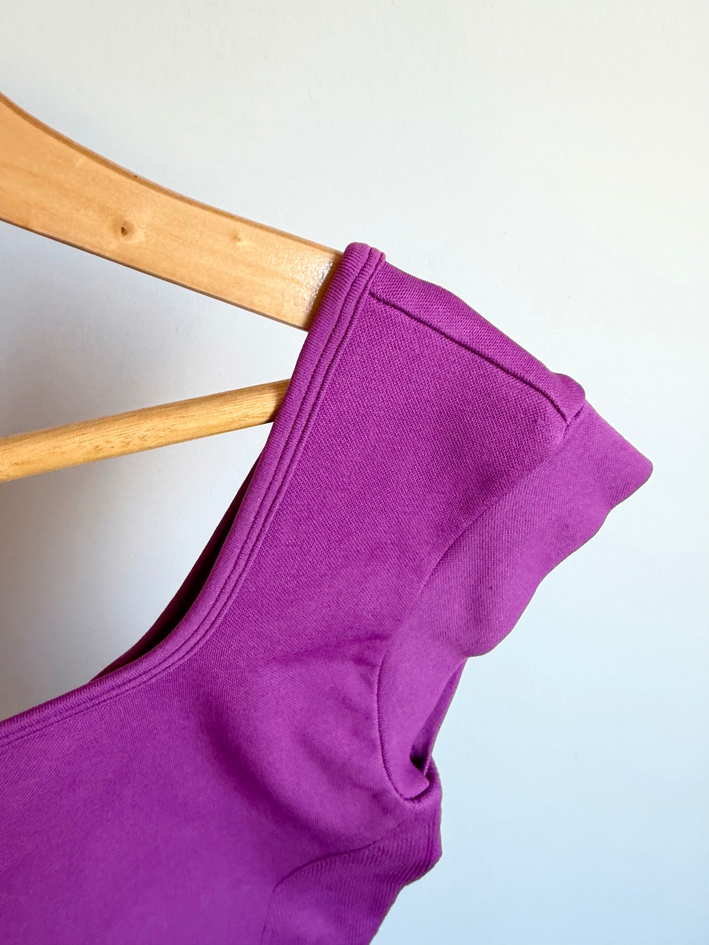 Fuschia Cropped Athletic Top / 10-12 years