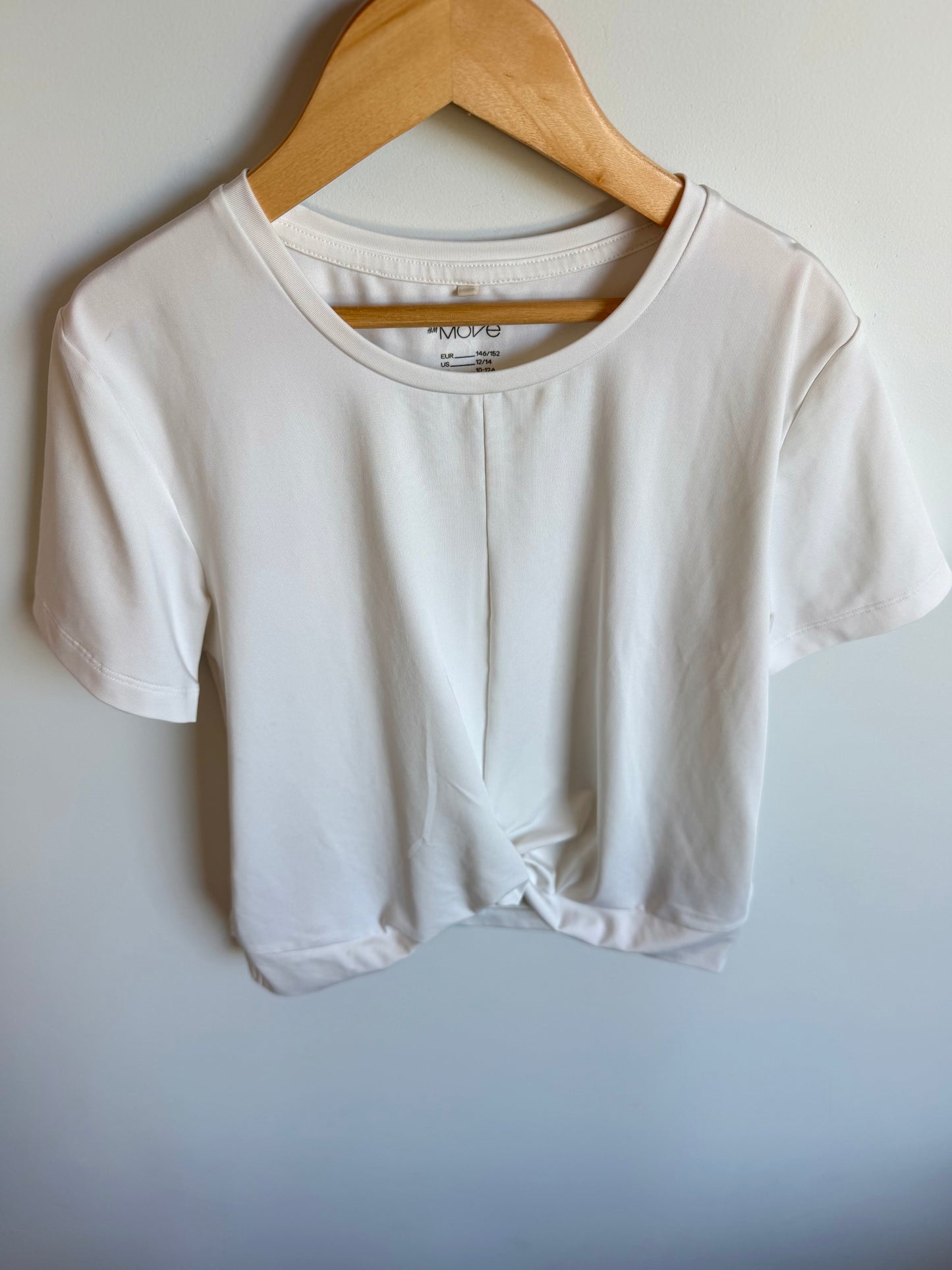 H&M Athletic White T-Shirt / 10-12 years