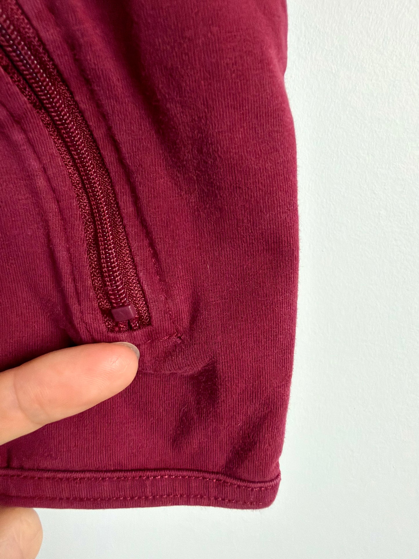 Peekaboo Beans Maroon Sleeper (PLAY) / 12-18m?