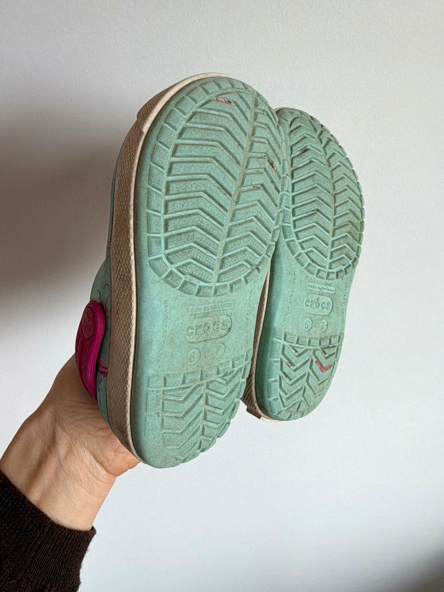 Crocs Flamingo Sandals / Size 6 or 7 toddler