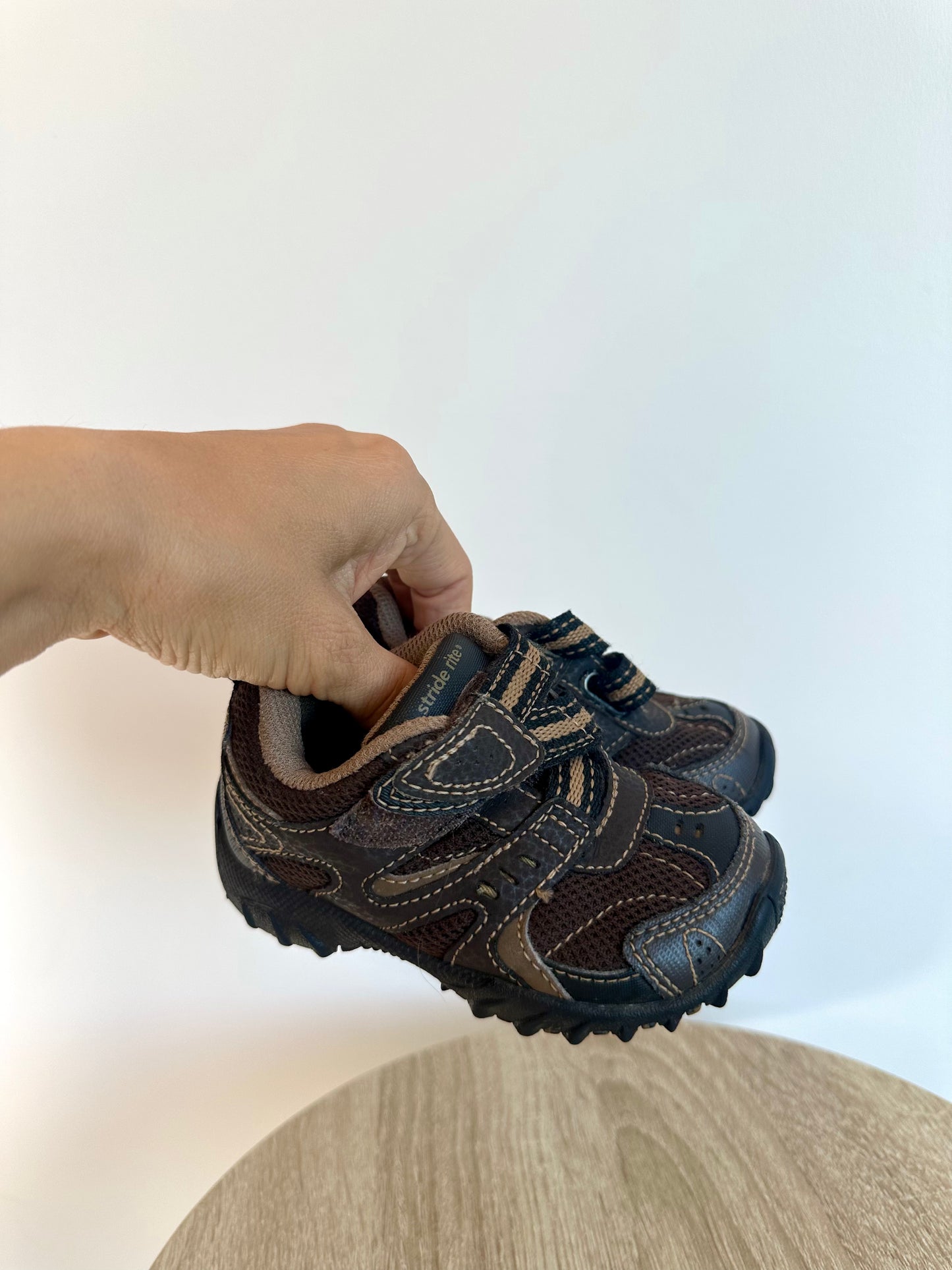 Brown Velcro Shoes / Size 5 Toddler