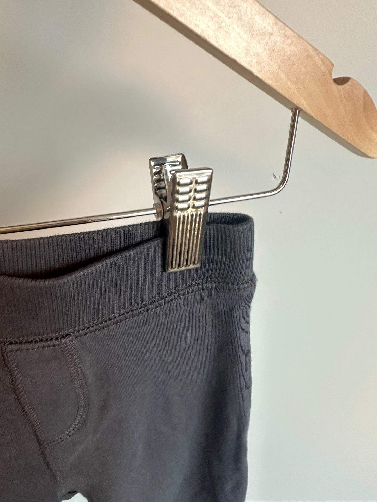 Grey Tapered Pants / 12-18m