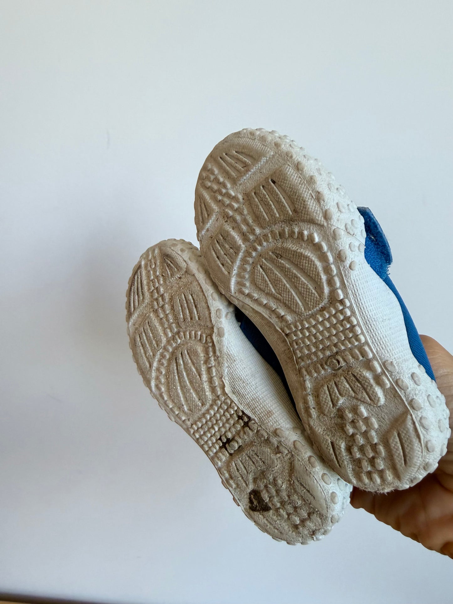 Blue Water Velcro Shoes / Size 5 Toddler