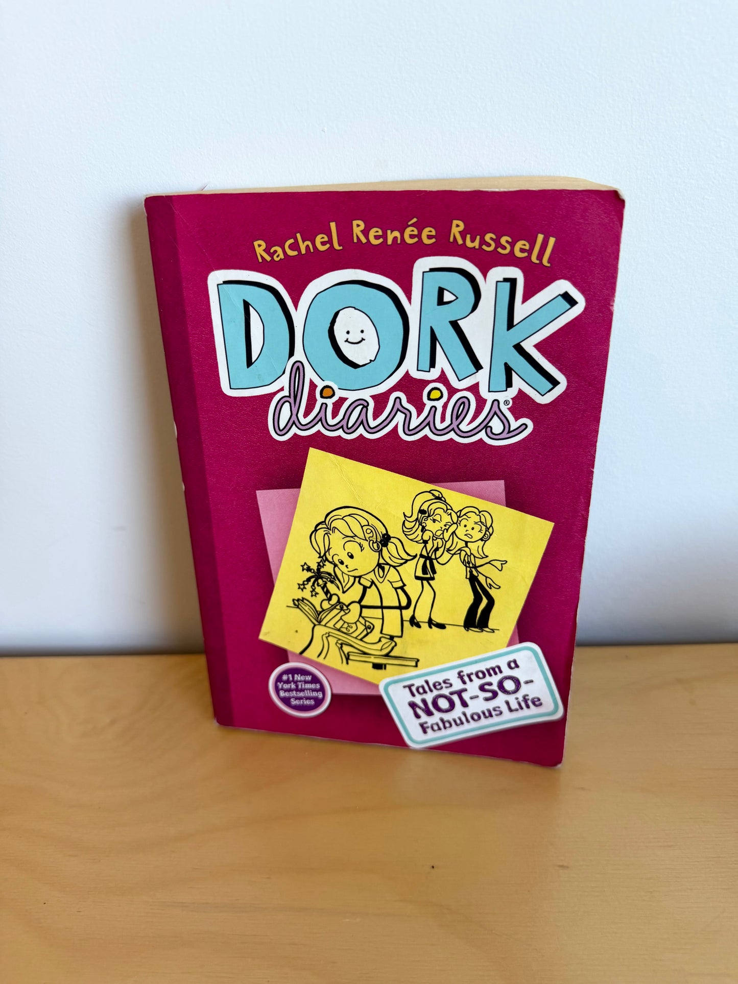 Dork Diaries: Tales From a Not-So-Fabulous Star Book / 8-11 years (No Shipping)