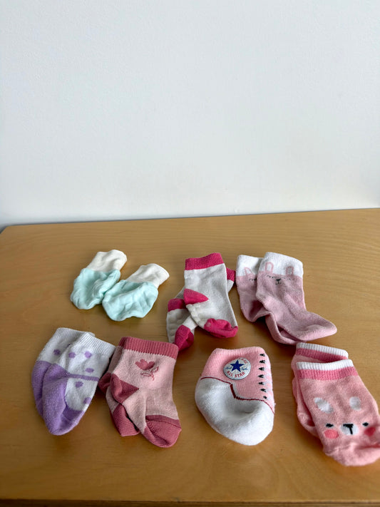 Set of 6 Socks and 1 Set of Mits / 0-3m