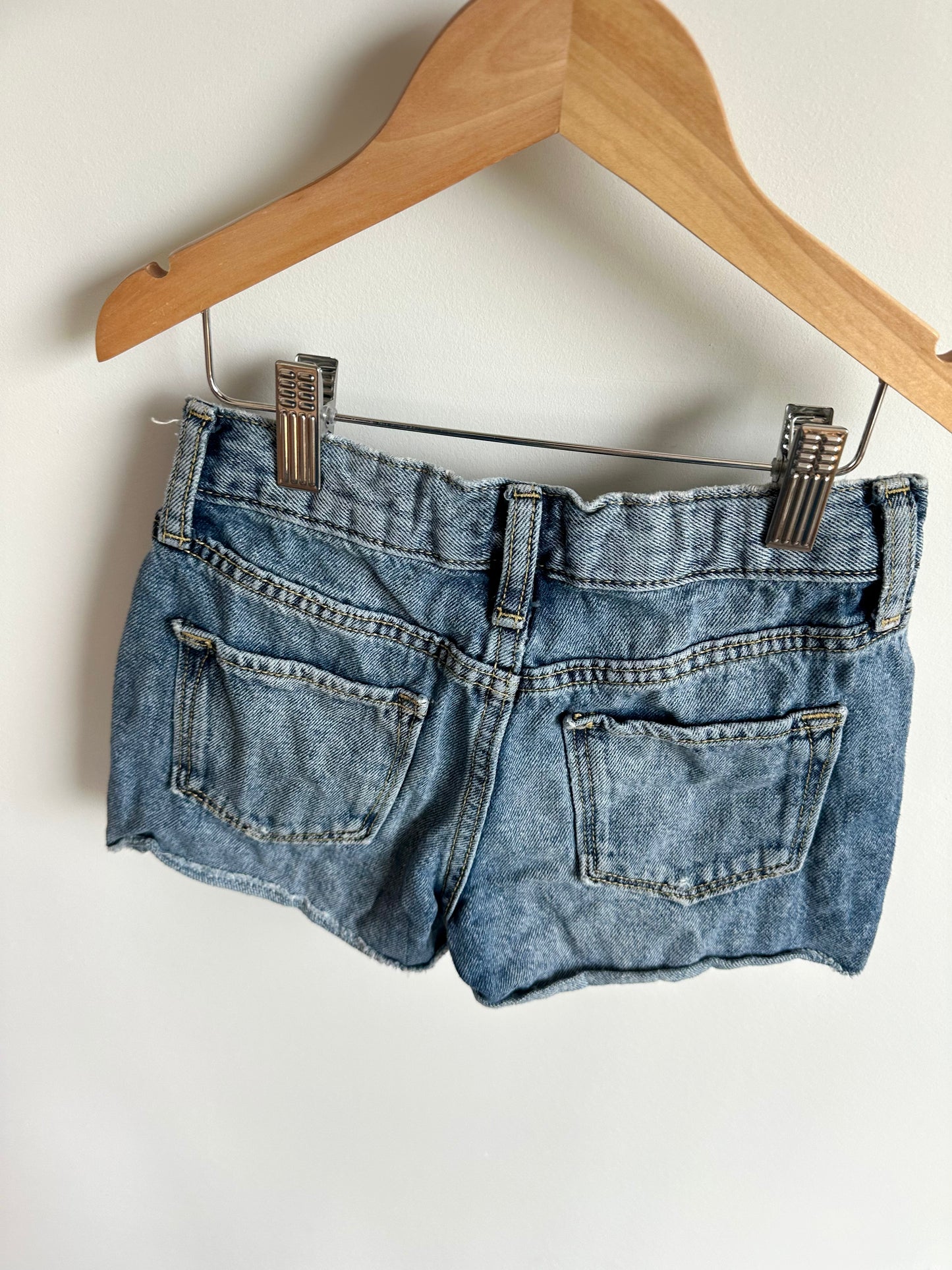 Embroidered Pocket Jean Shorts  / 8 years
