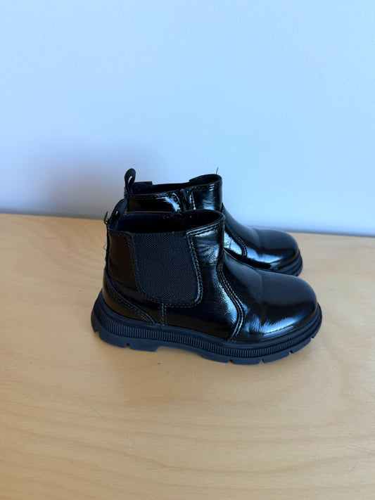 Shiny Black Ankle Boots / Size 8.5 Toddler