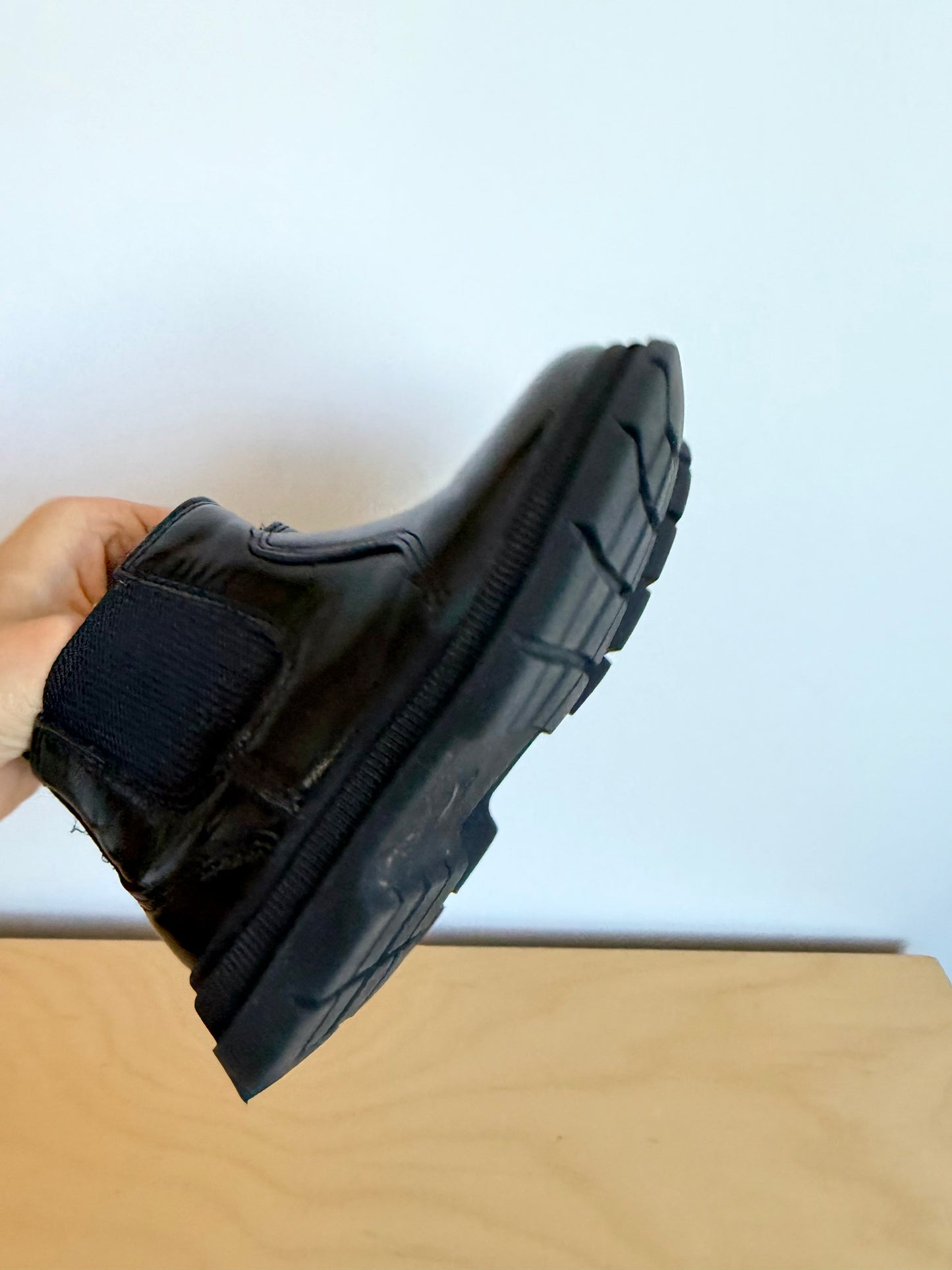 Shiny Black Ankle Boots / Size 8.5 Toddler
