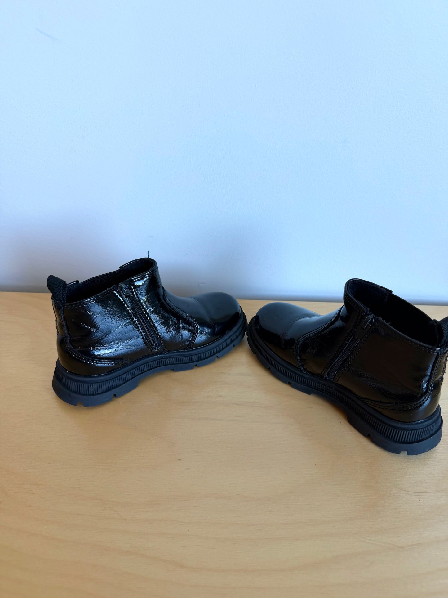 Shiny Black Ankle Boots / Size 8.5 Toddler