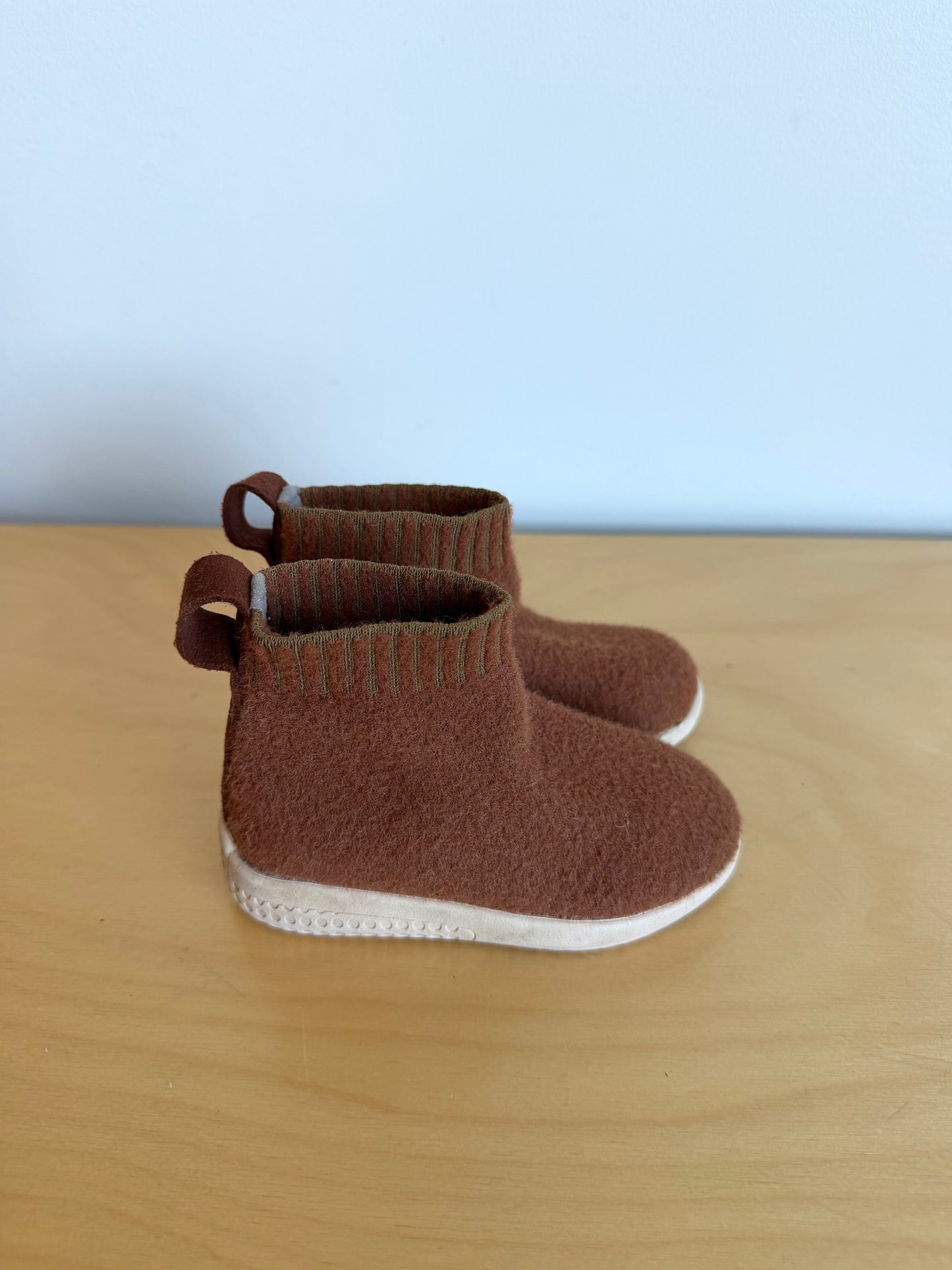 Hey Folks Camel Ankle Boots / Size 5 Toddler