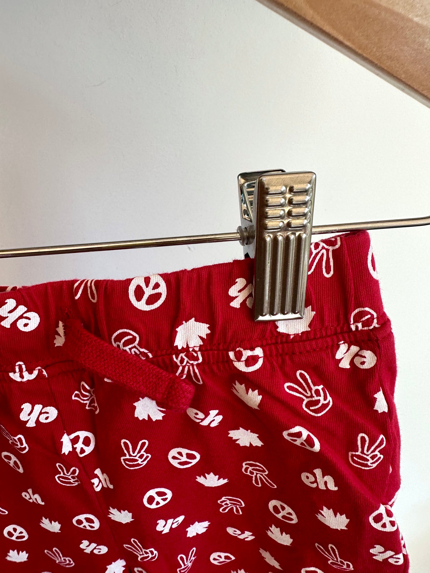Canada Shorts / 6-12m