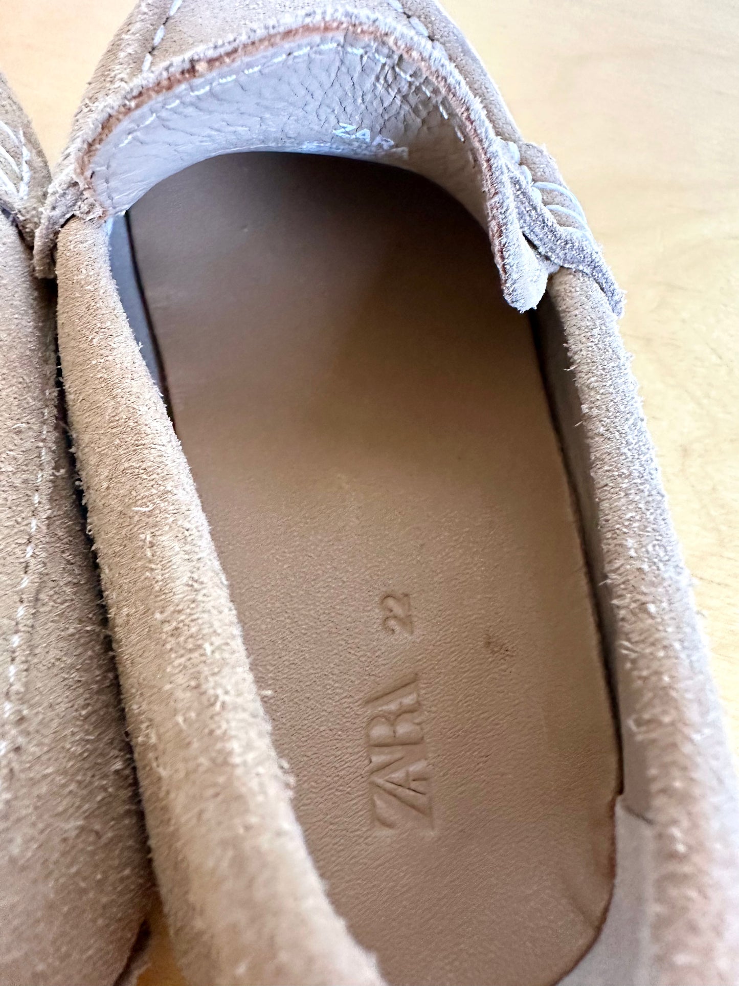 Tan Slide On Loafer Shoes / Size 6 Toddler