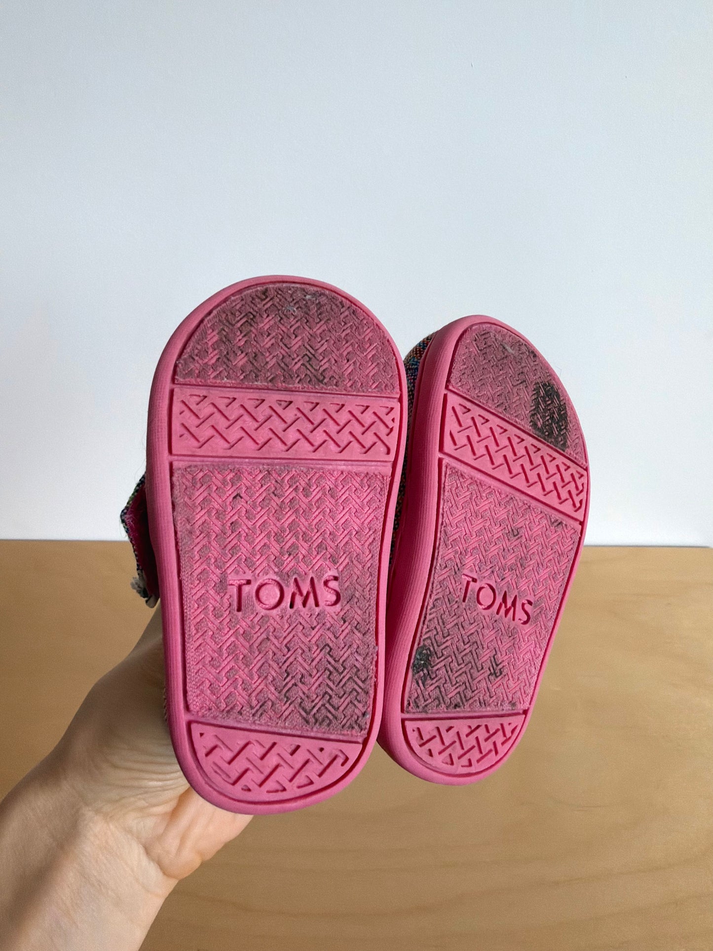 Toms Multi Colored Pink Sole Shoes / Size 4 Toddler